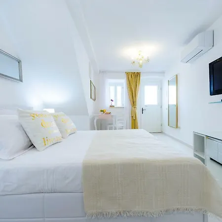 San Lorenzo Deluxe With Balcony ドゥブロブニク